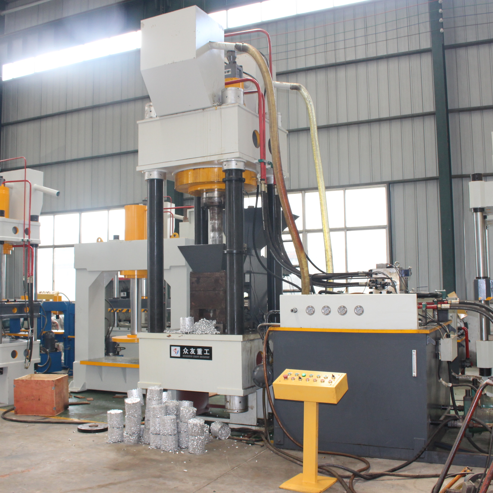 630吨液压机油缸发生气蚀的原因有哪些？